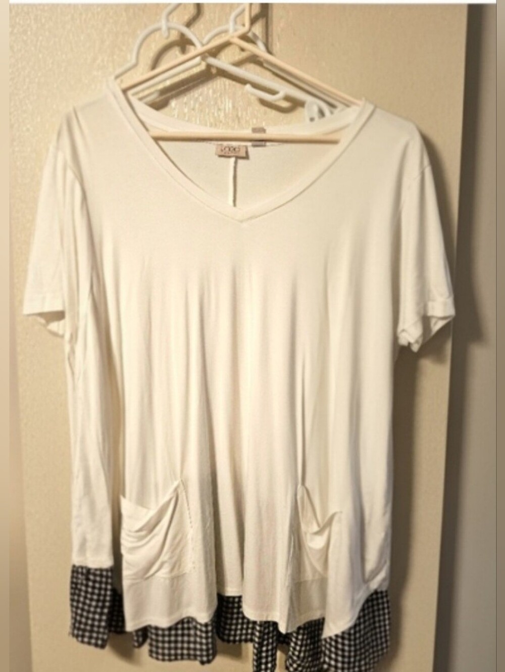LOGO by Lori Goldstein Black White V-Neck Tunic Top With Pockets 2X NWOT